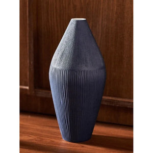 Vase diamant bleu encre avec texture contrastée