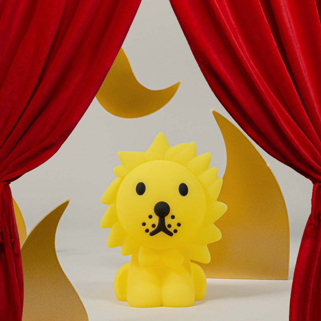 Bundle of Light | Lion