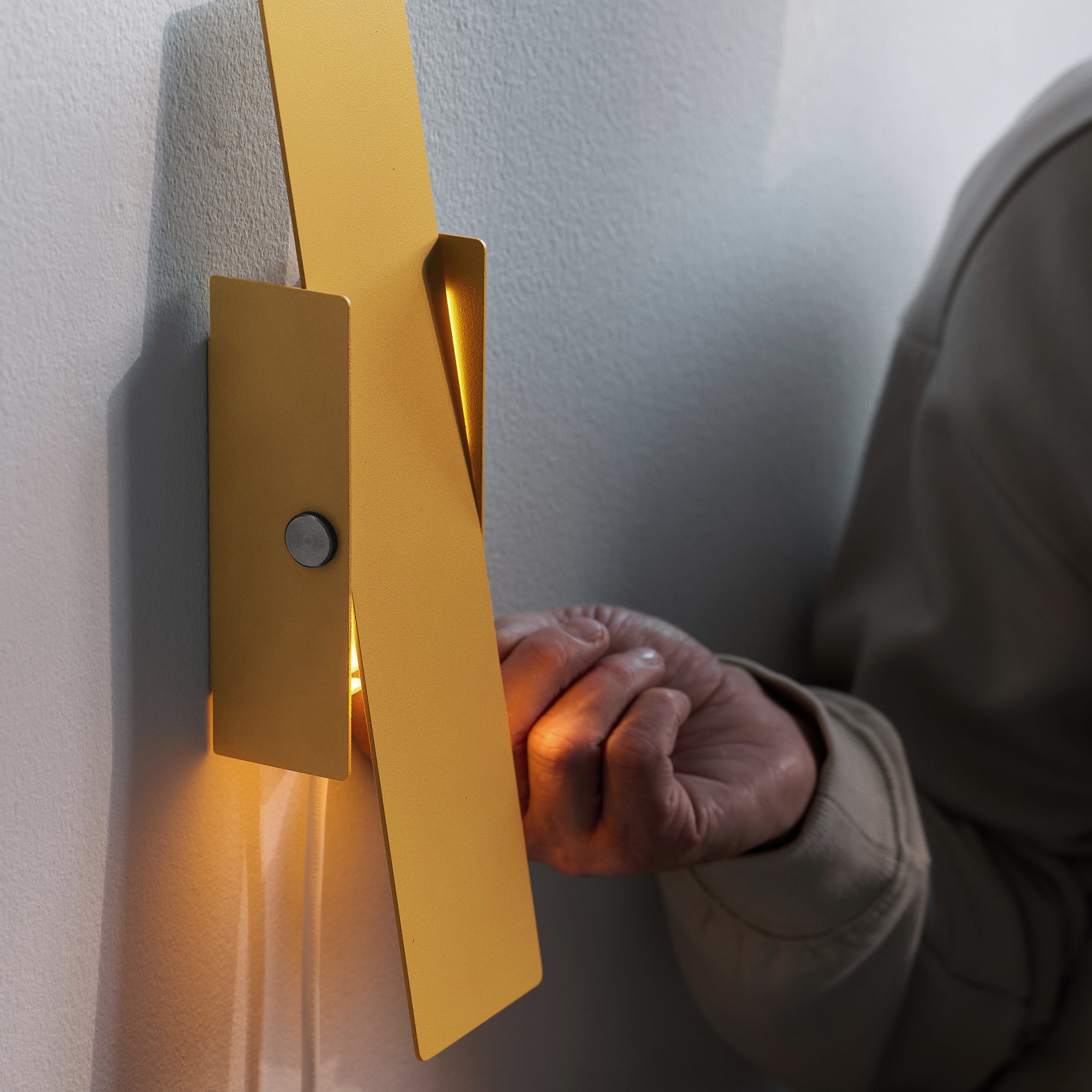 Pivoting Wall Lamp | Yellow