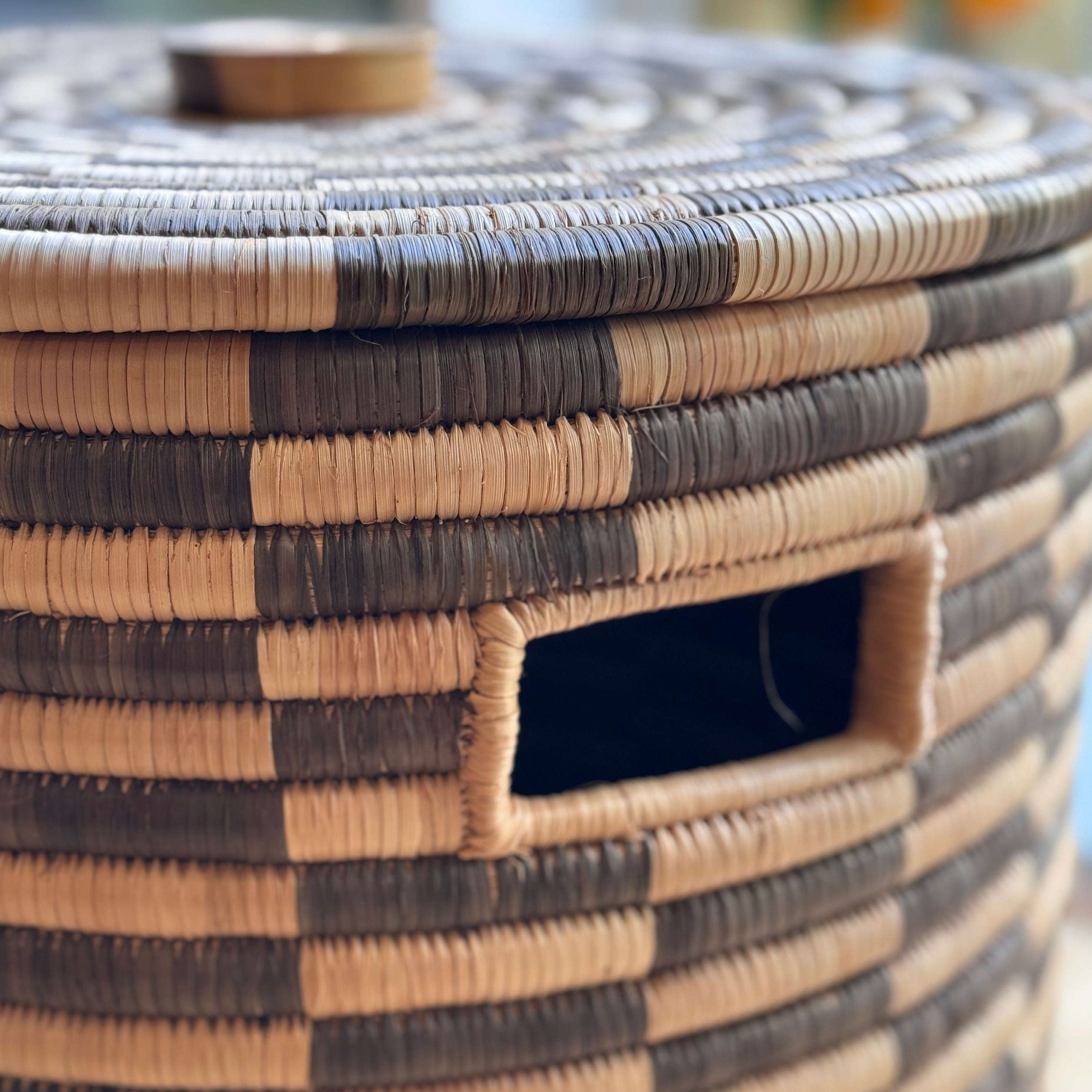closeup view of basket hand insert slot