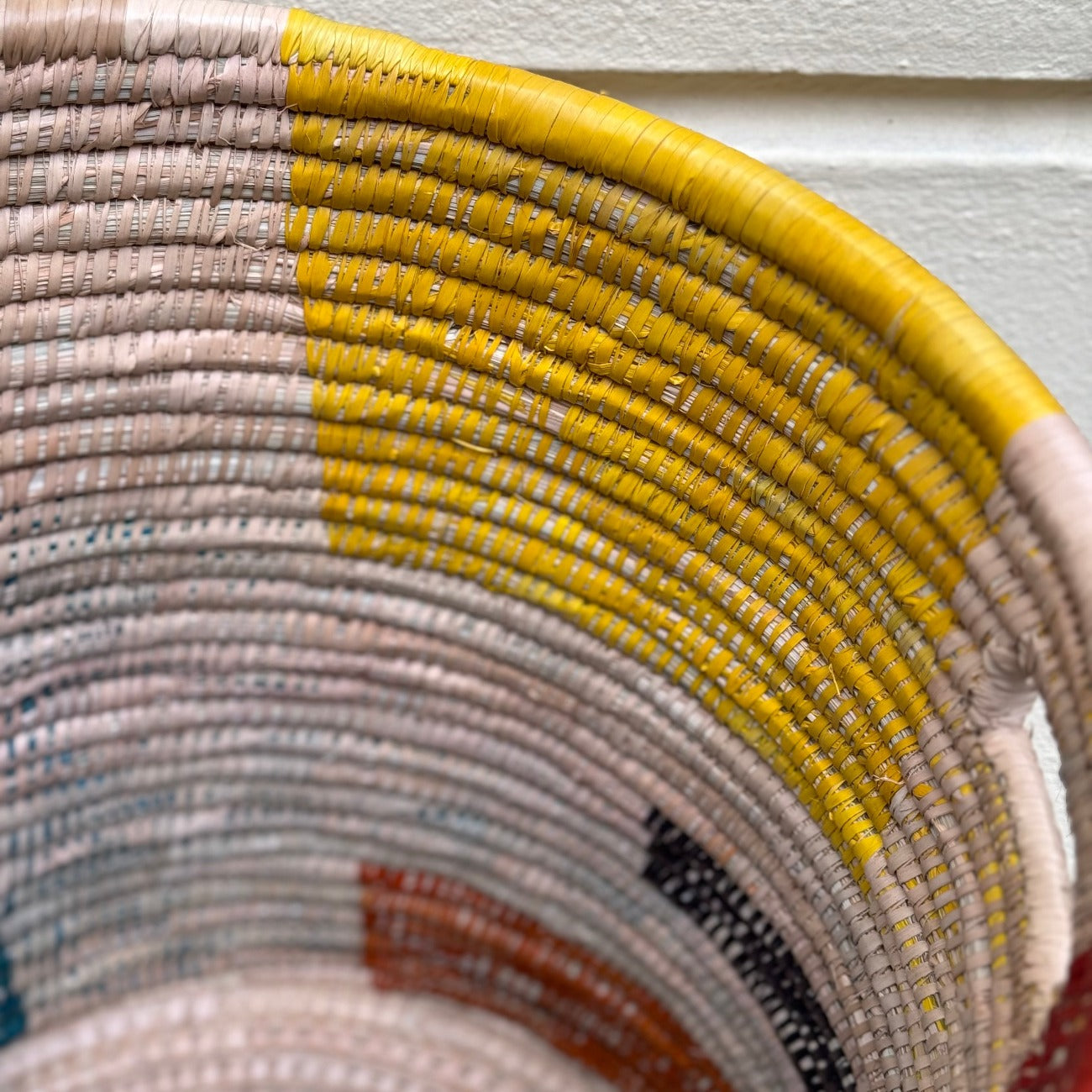 inside view of laundry basket mtundu