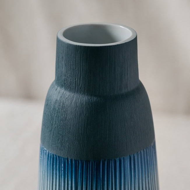 Vase à fleurs japonais bleu encre