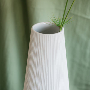 Grand vase à fleurs blanc