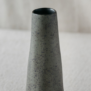 Vase droit vert patiné