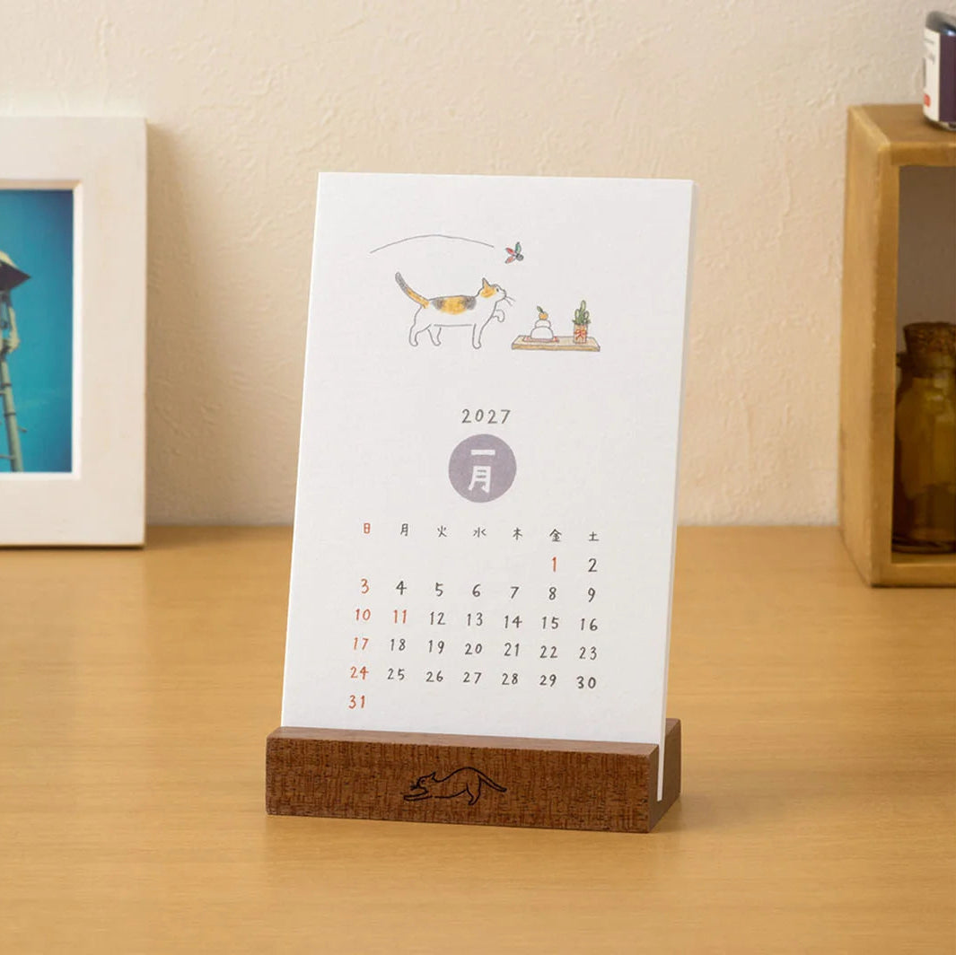 2027 Stand Calendar | Cat
