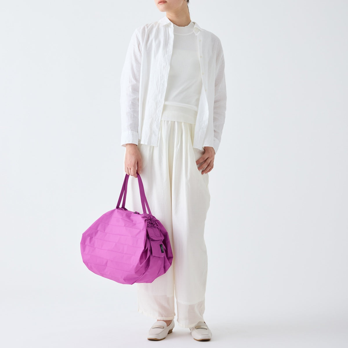 Pleated Compact Bag | Poeny Petal | M
