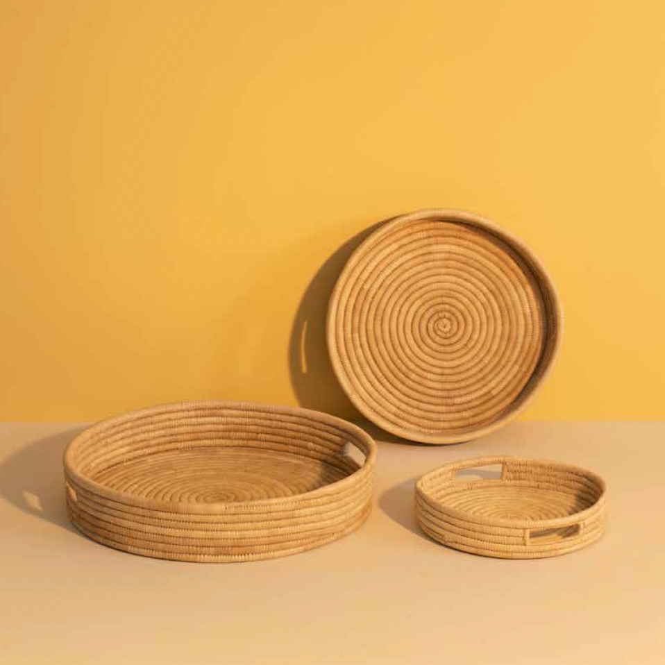 3 sizes of classic trays made of palm leaves at material26 berlin