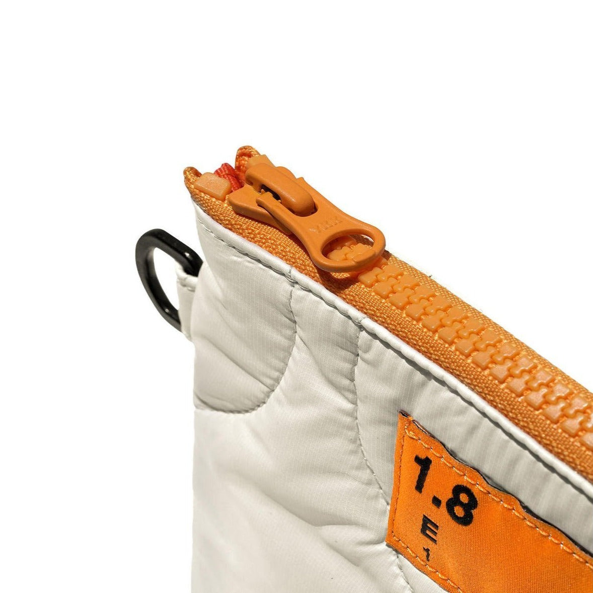 POM QUILTED FLAT POUCH L (IVORY) | RECYCLED