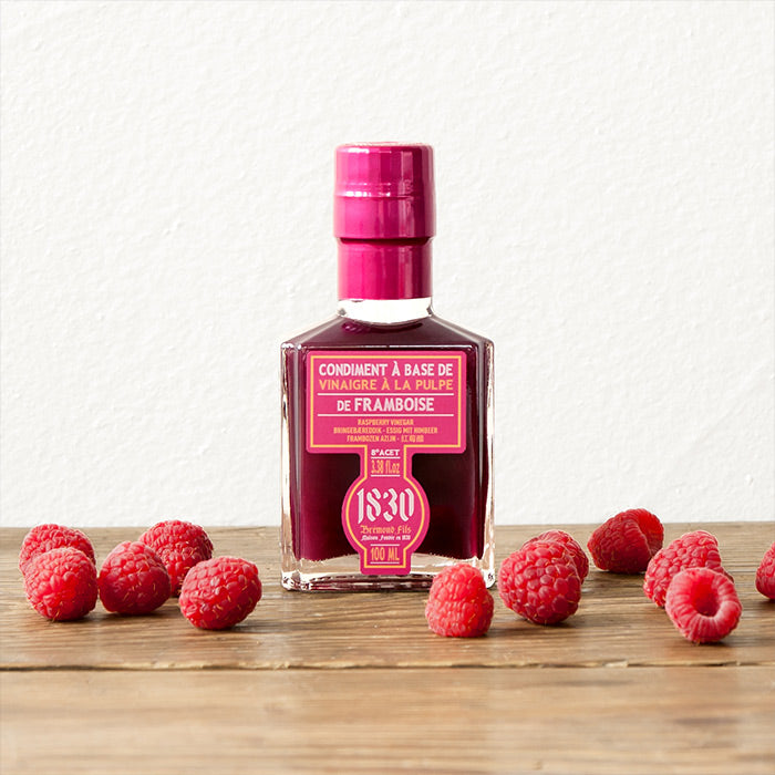 Vinegar with Raspberry pulp