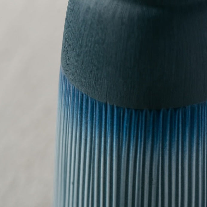 Vase à fleurs japonais bleu encre