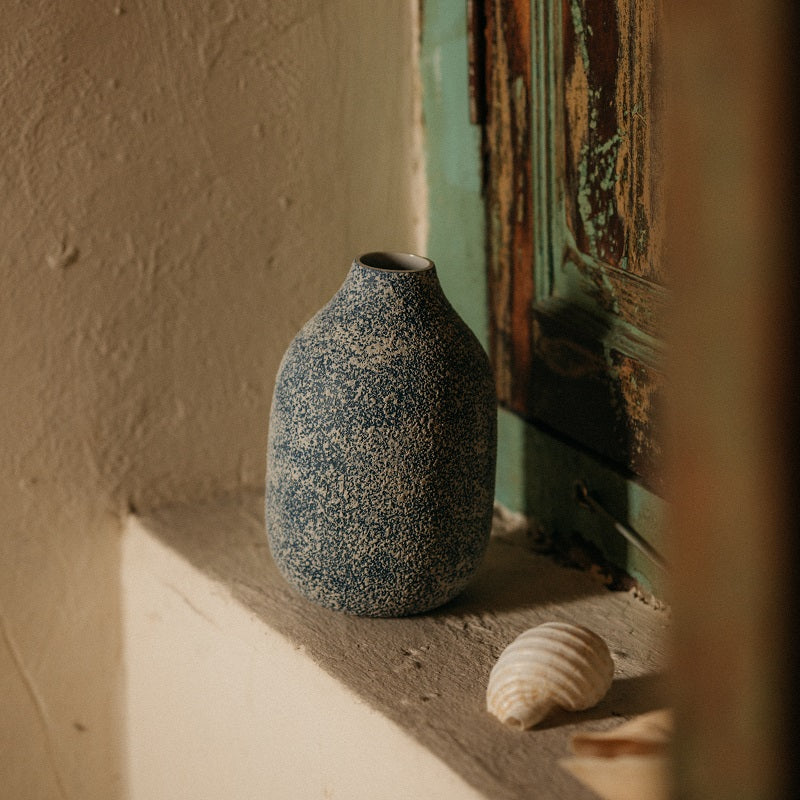 Blaue Vase mit strukturiertem weißen Spritzer, groß