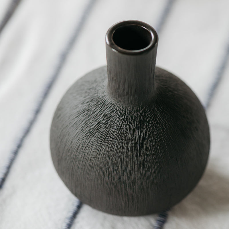 Schwarze chinesische Globusvase