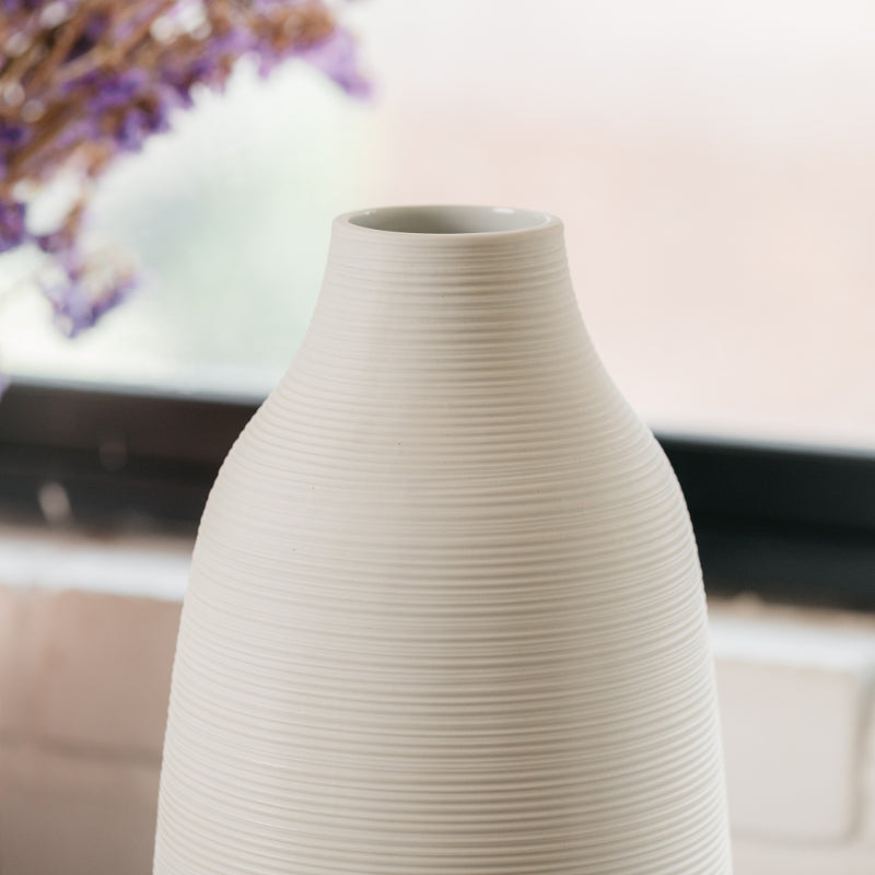 Weiße Vase mit Score-Textur XL