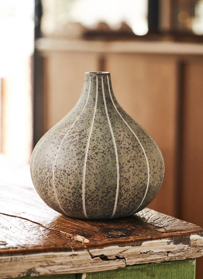 Green Patina Gourd Vase with White Line