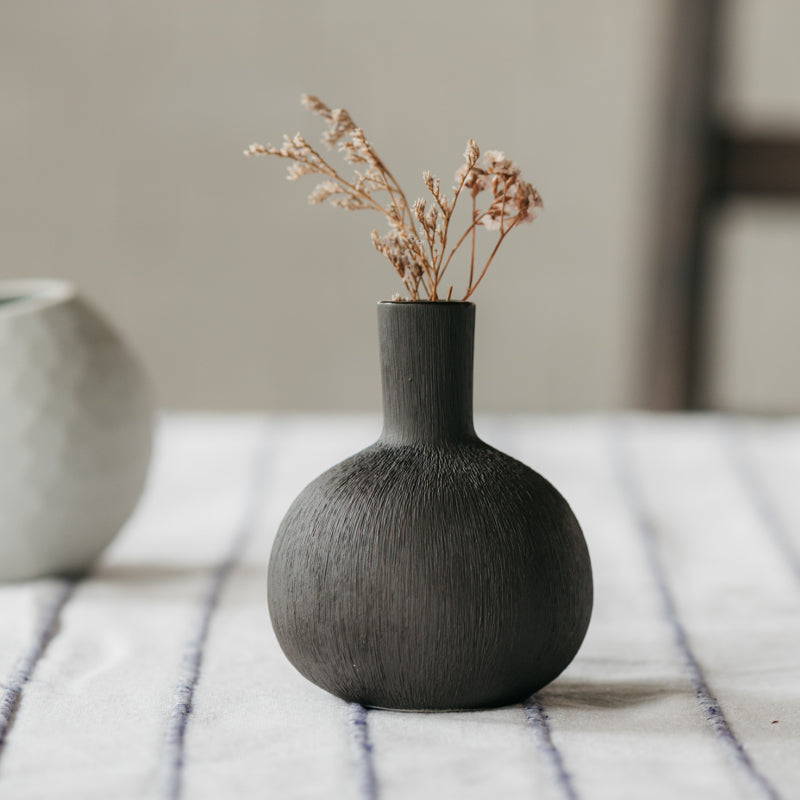 Schwarze chinesische Globusvase