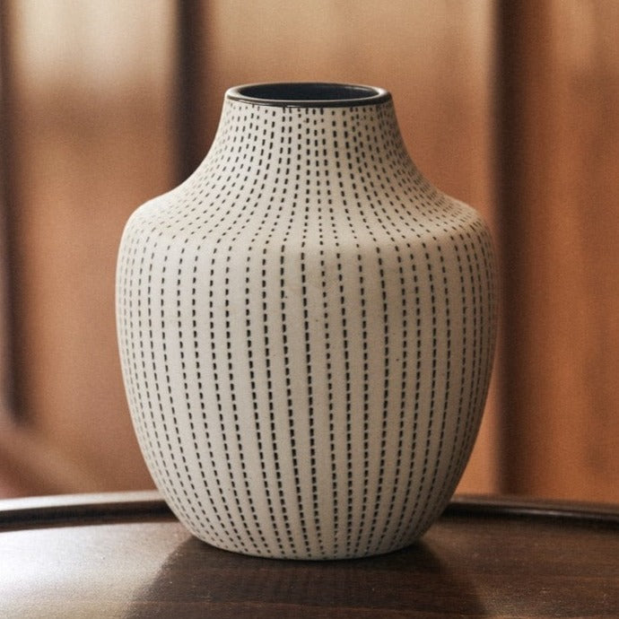 Egg Shell Urn vase with Dotted Line